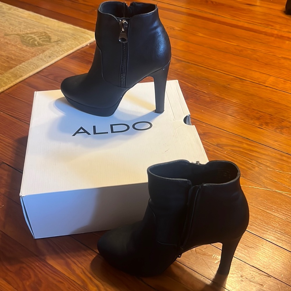 Black platform boots with heel